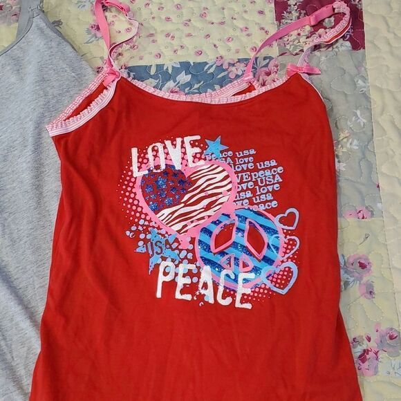 Lot/2 Tank Tops Red Love Peace Glitter Sz XS & Gray Shelf Bra Sz S 623 - Picture 3 of 6